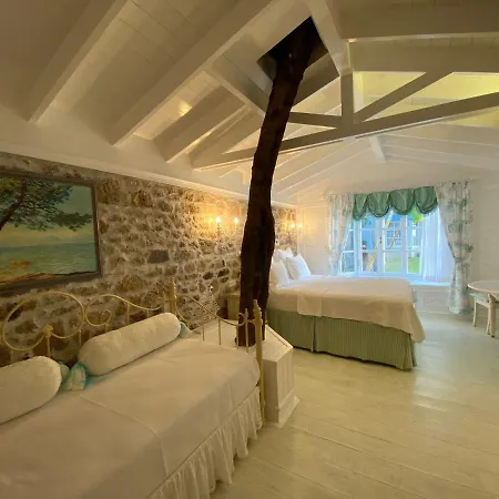 Otel Lola 38 3*