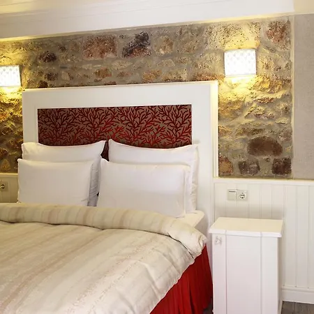 Otel Lola 38 Foça