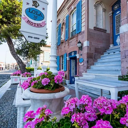 Otel Lola 38 Foça