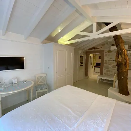 Otel Lola 38