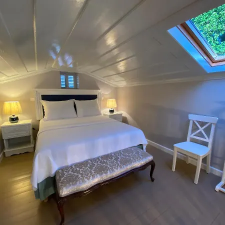 Otel Lola 38