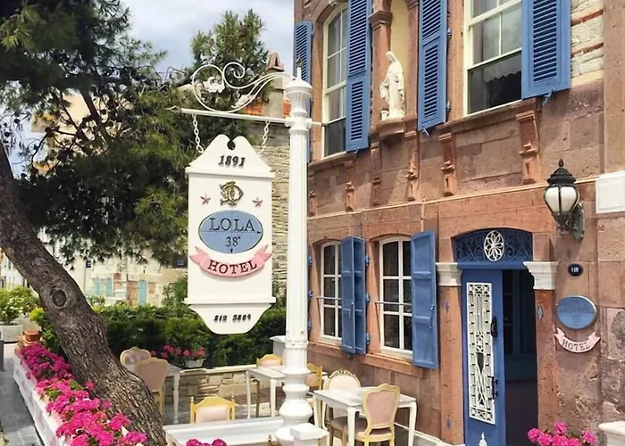 Lola 38 Hotel 3*