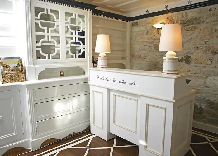 Lola 38 Szálloda 3*