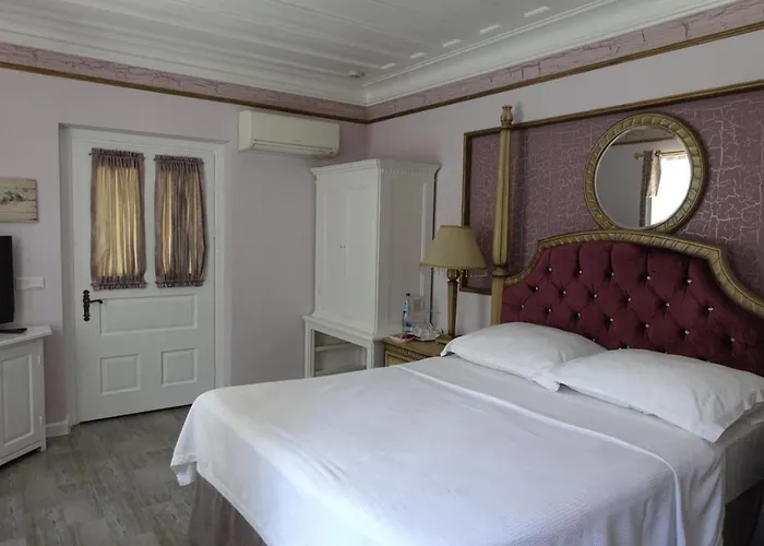 Lola 38 Szálloda 3*