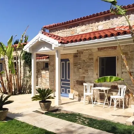 Ξενοδοχείο Lola 38